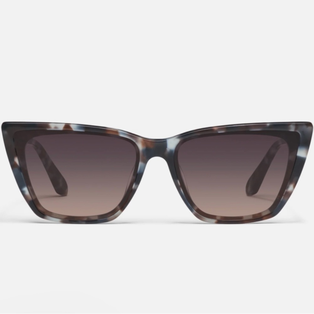 Quay Australia Sunglasses "Call The Shots Remixed" Storm Tort Frame / Smoke